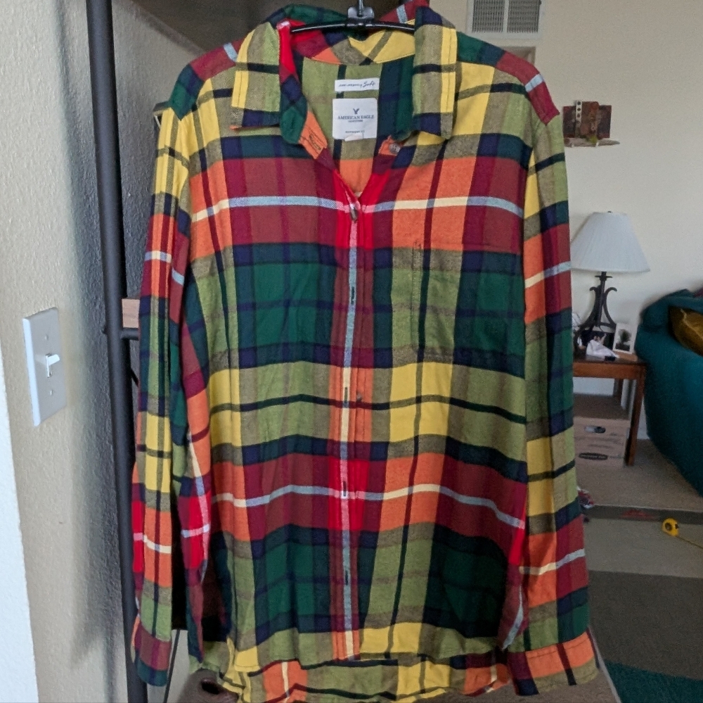 American Eagle women's flannel plaid shirt